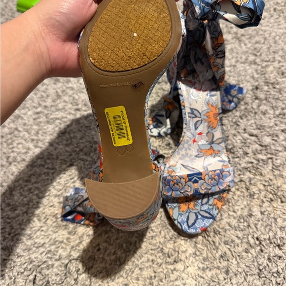 Jessica Simpson Floral Ankle-Tie Heels in Blue & Orange - Picture 2 of 2